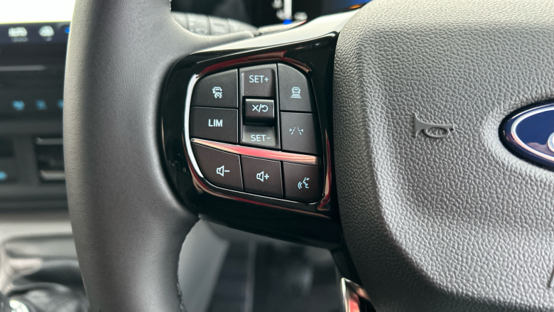 Ford Tourneo Custom 320 L1 Diesel Fwd 2.0 EcoBlue 136ps H1 Titanium 8 seater Auto